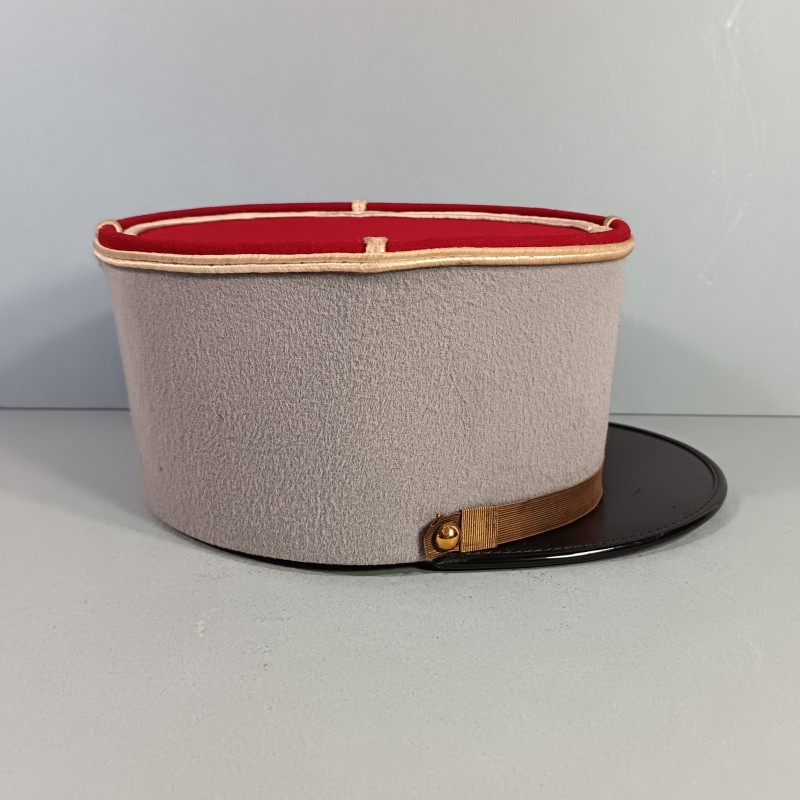 KEPI DE CAVALERIE TROUPE SPAHIS ALGERIENS OU RSA ANNEES 1950 - 1960 TAILLE 55 FABRICATION BARBIER-MERIGARD SAUMUR